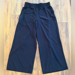 Lululemon Swift Mid-Rise Wide-Leg Pant Black Size 8 $128 W5FFBS